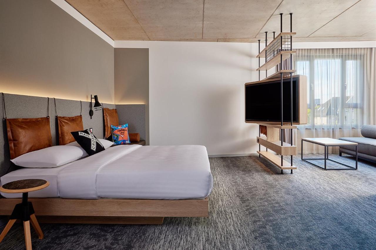 Готель Moxy Cologne Muelheim Екстер'єр фото