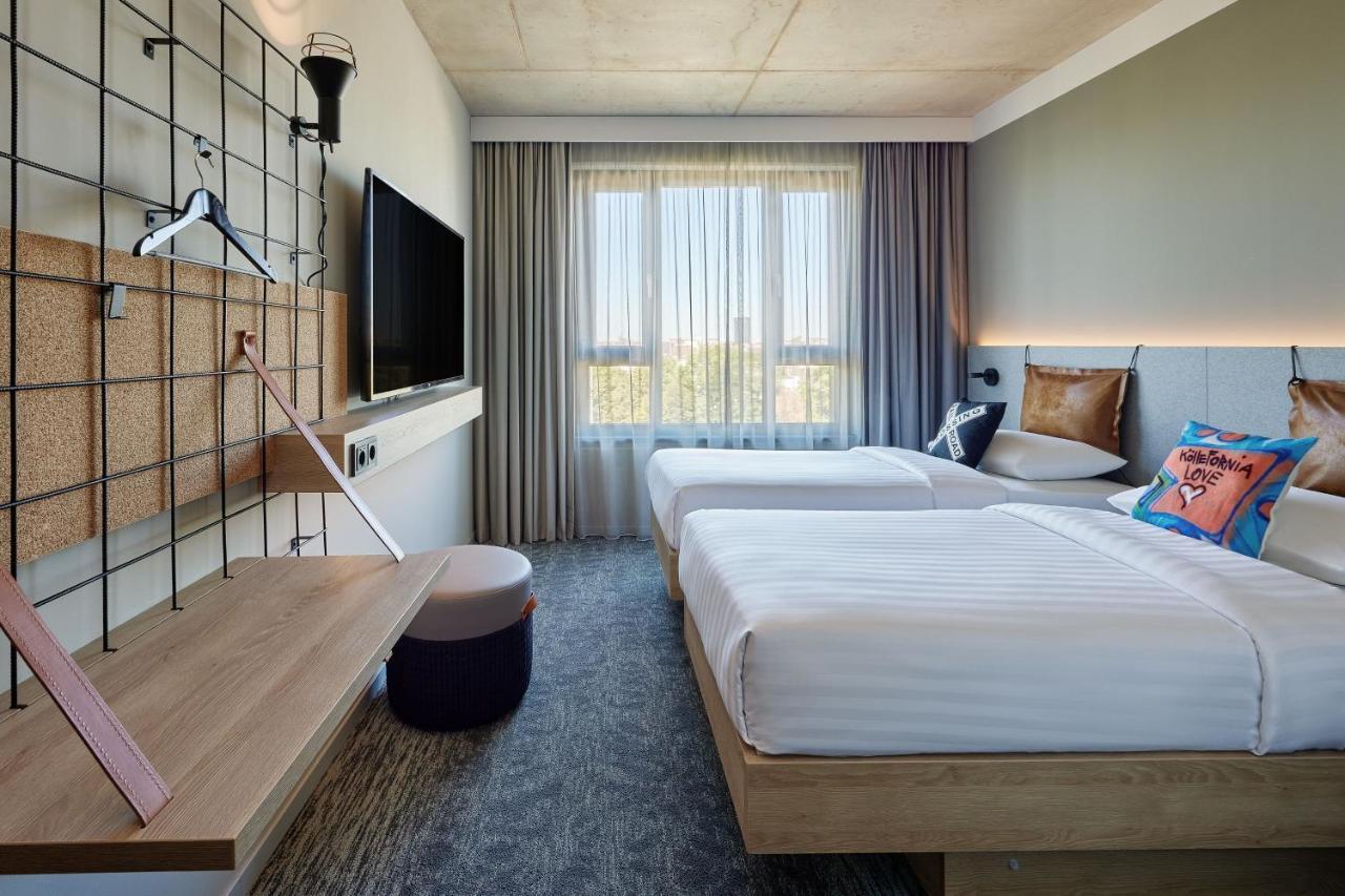 Готель Moxy Cologne Muelheim Екстер'єр фото