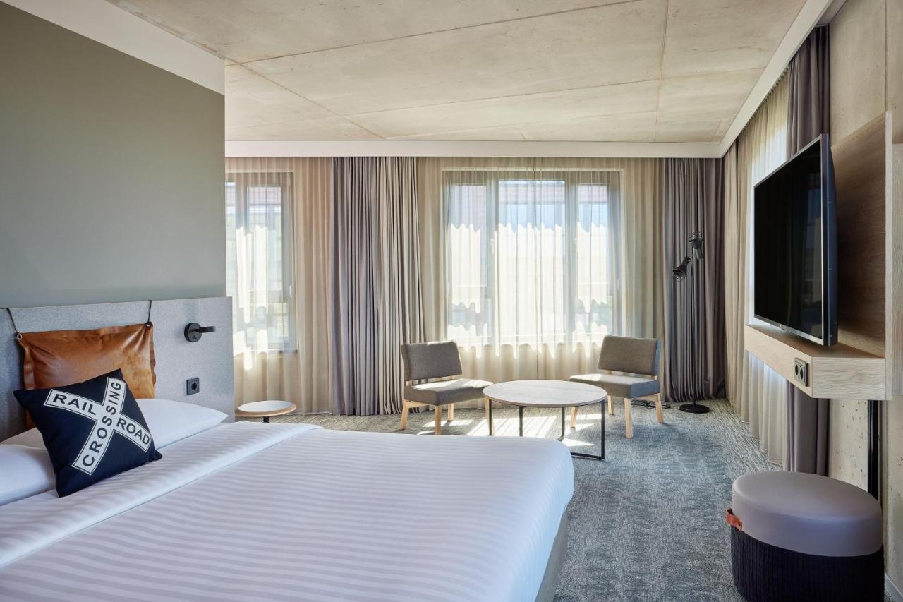 Готель Moxy Cologne Muelheim Екстер'єр фото