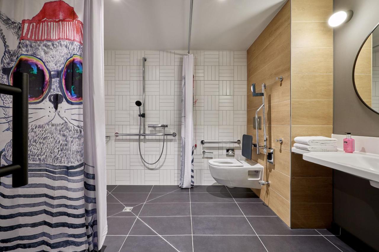 Готель Moxy Cologne Muelheim Екстер'єр фото