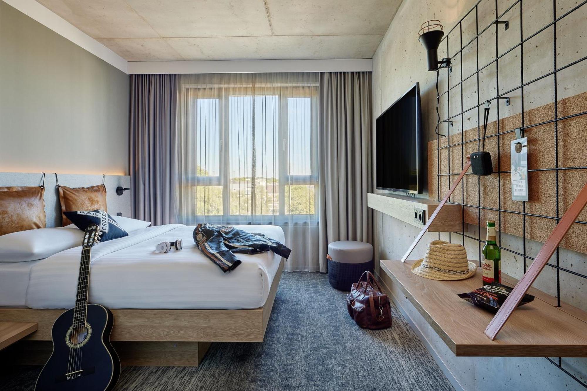 Готель Moxy Cologne Muelheim Екстер'єр фото
