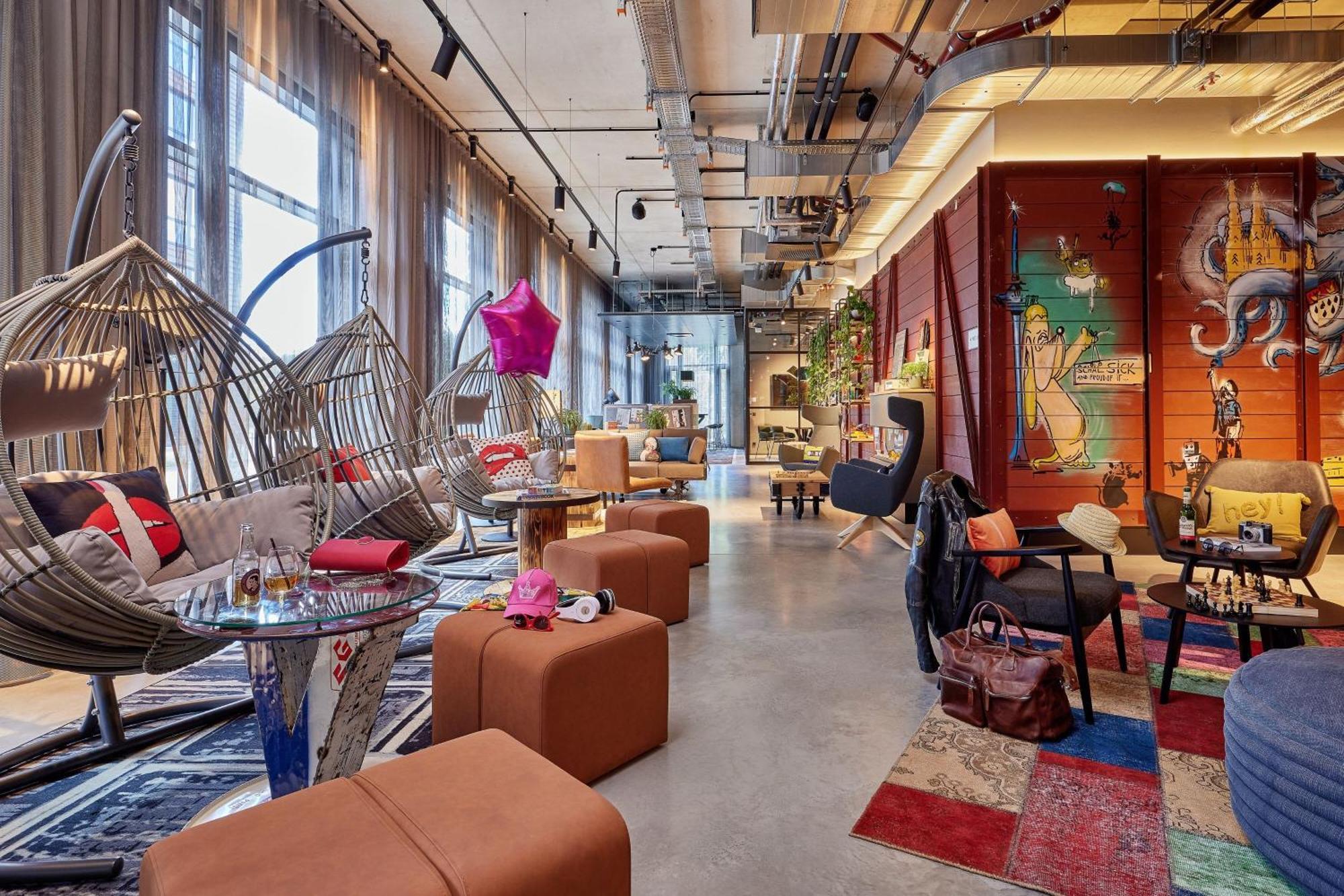 Готель Moxy Cologne Muelheim Екстер'єр фото